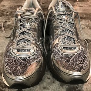Brooks Adrenaline GTS 17 NYC Limited Edition